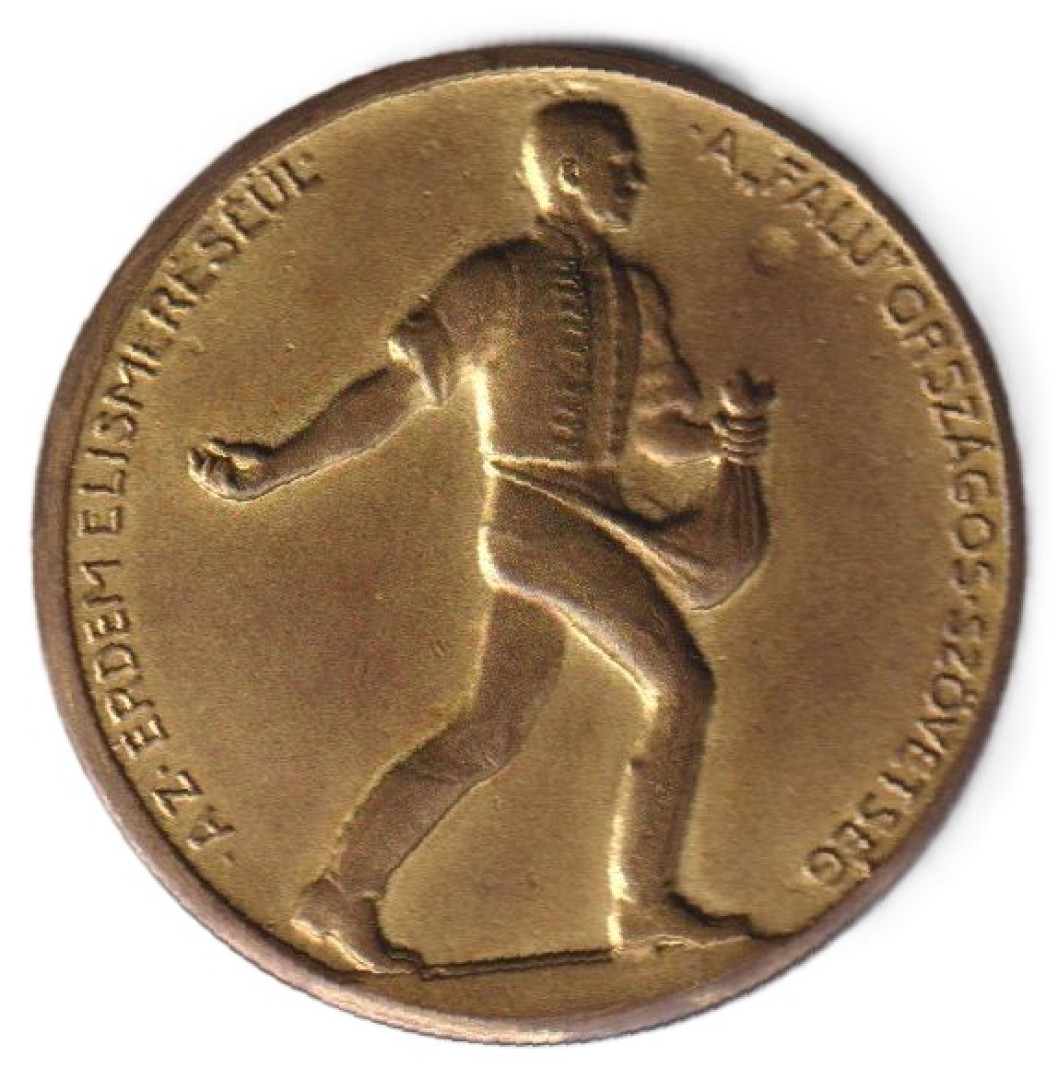 "Az Érdem Elismeréséül" A Falu Orsz. Szöv. Berán L. aranyozott bronz 45mm eredeti dobozban