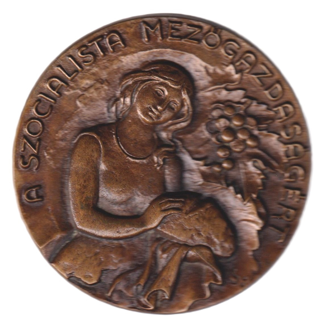 A Szocialista Mezőgazdaságért Lajos József  Br. 90mm  172gr