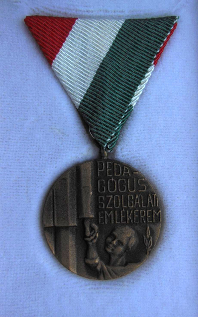 Pedagógus Szolgálati Emlékérem, 1974