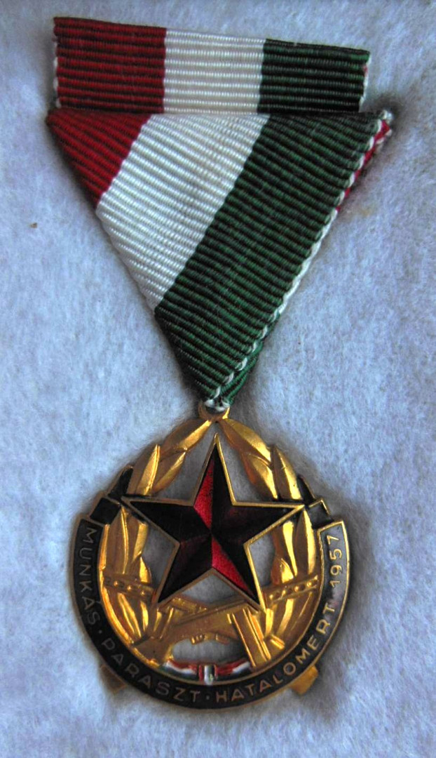 Munkás-Paraszt Hatalomért Emlékérem 1957. dobozban