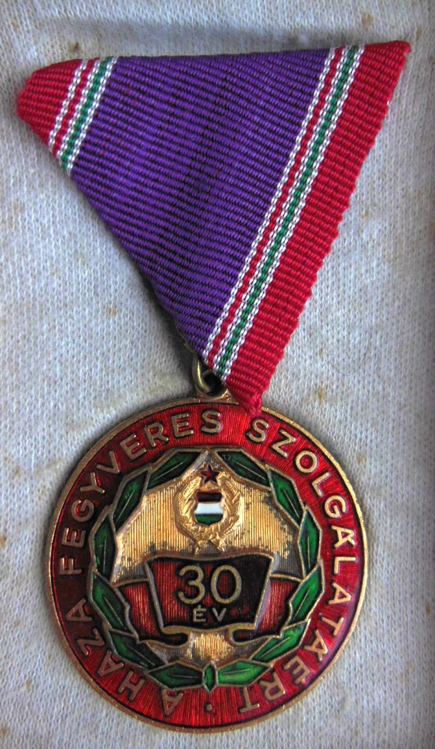 Szolgálati Érdemérem 30 év után dobozban