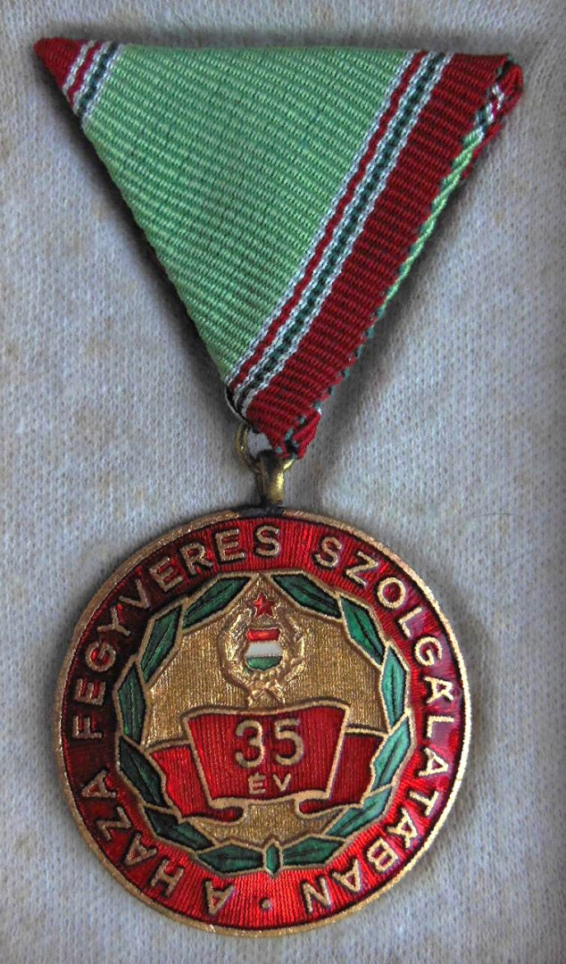 Szolgálati Érdemérem 35 év után dobozban