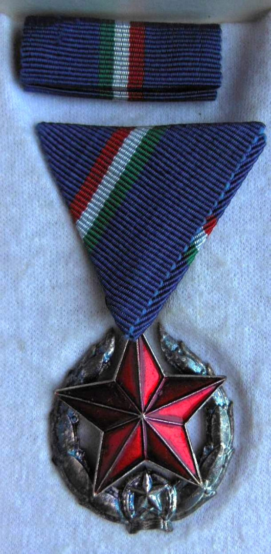 Közbiztonsági Érem ezüst fokozata rendőrség tagjai részére dobozban